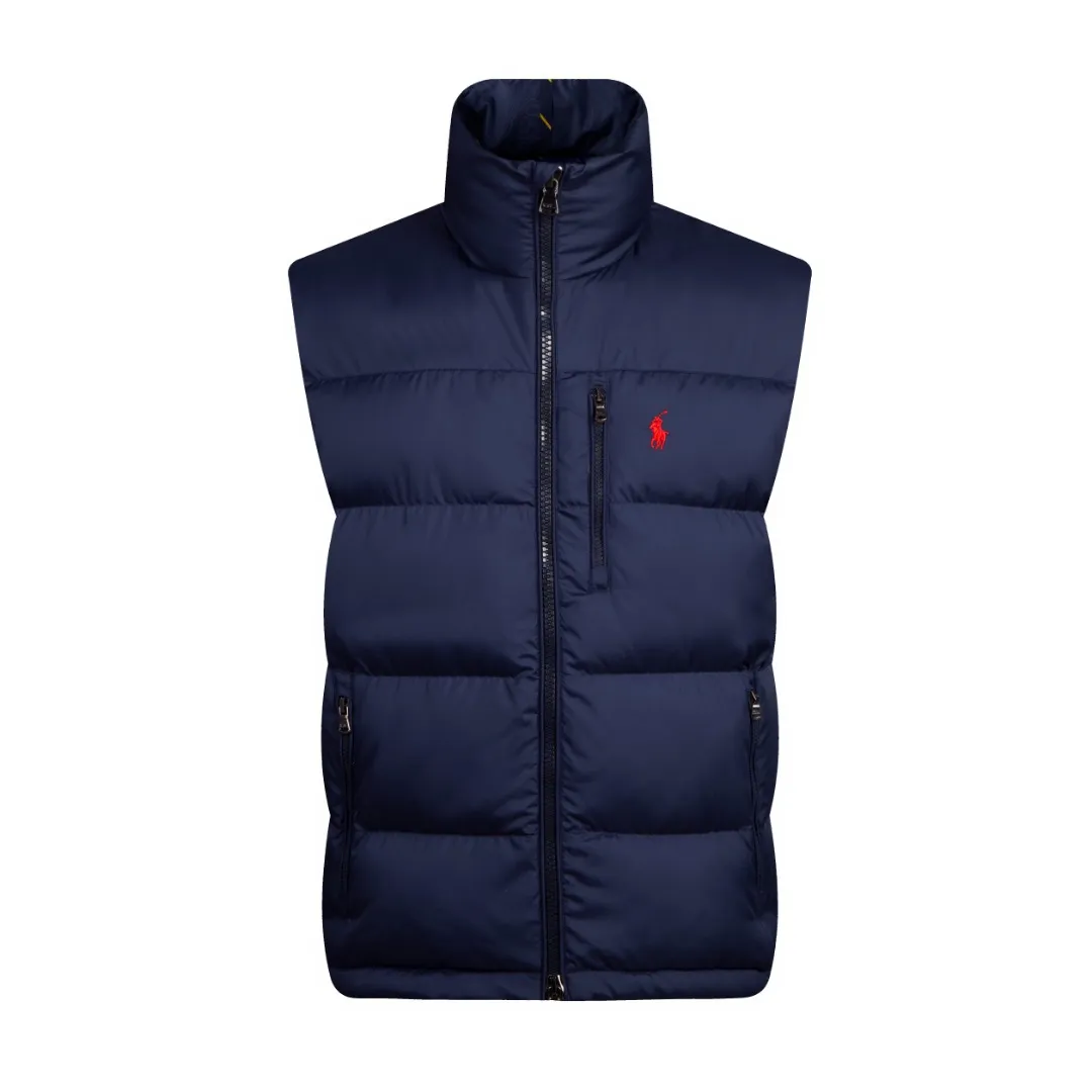P460 White background picture [Popular in winter] Style number: 25118# Color: Black/Navy/Apricot/Sand Brown Size: S-XL - Ralph Lauren/Ralph Lauren 2025FW Popular winter items stand-up collar multi-zip three-proof GorHam vest down vest - 0.15 grid nylon coating on the face for light three-proof built-in 360T anti-drilling velvet coated gallbladder - corn tooth high-quality resin zipper Five large and small partition zippers on the whole body. Separate mold opening - original mold opening with originality. Full set of customized accessories. 100% detail processing - RL Ralph Lauren classic best-selling small label down vest. Best-selling offline in North America and out of stock all year round. Black and blue basic two-color. 25 new with apricot brown two-color. Simple and versatile. Double internal and external zippers. Very practical. Elastic elastic cord at the hem. Free elastic adjustment. 350 grams of zoned down filling. Warm and comfortable. Warm for winter.